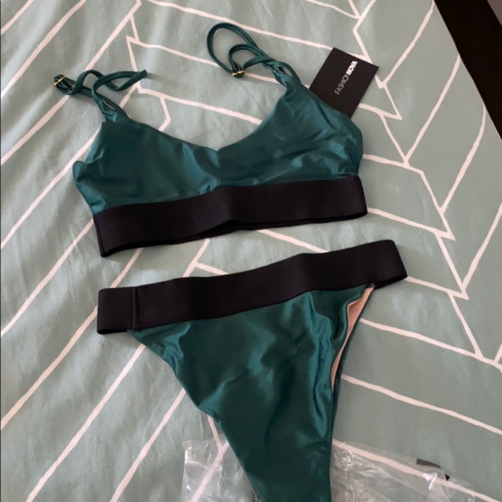 New Tide bikini, hunter green and black